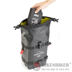 Crash Bar Drybag GRT722B - Givi(Skuidgrt722skuid Drybag Grt722) -Biken Biker Store drybag grt722 givi tail bag 880