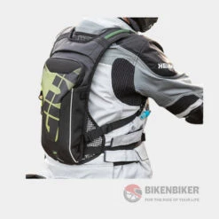 Rucksack Water Bag 3 LtrWith Integrated - Givi(Skuidgrt719vskuid Grt719 Rucksack With Integrated Water Bag 3 Litres Givi) 8 Rucksack Water Bag 3 LtrWith Integrated - Givi(Skuidgrt719vskuid Grt719 Rucksack With Integrated Water Bag 3 Litres Givi) -Biken Biker Store grt719v rucksack with integrated water bag 3 litres givi 501