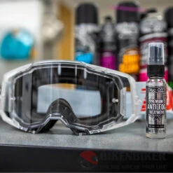 Muc-Off Anti-Fog Treatment - 32ml(Skuid214 1skuid Muc Off Anti Fog Treatment 32ml) -Biken Biker Store muc off anti fog treatment 32ml biker care 232