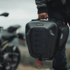 PRO Rearbag 22-34L Tailbag - SW-Motech(Skuidbc Hta 00 304 30000skuid Pro Rearbag 22 34l Tailbag Sw Motech) -Biken Biker Store pro rearbag 22 34l tailbag sw motech tail bag 658