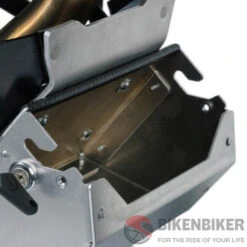 Tool Box For Engine Guard SUZUKI V-Strom 650 / XT 2017+ - SW Motech(Skuidwzx 00 014 10001 Sskuid Tool Box For Engine Guard Suzuki V Strom 650 Xt Sw Motech) -Biken Biker Store tool box for engine guard suzuki v strom 650 xt 2017 sw motech 146